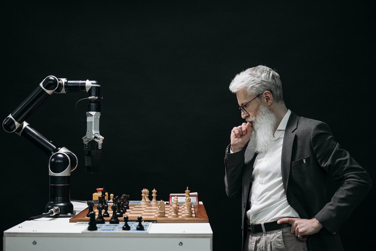 Photo by Pavel Danilyuk(https://www.pexels.com/photo/elderly-man-thinking-while-looking-at-a-chessboard-8438918/)