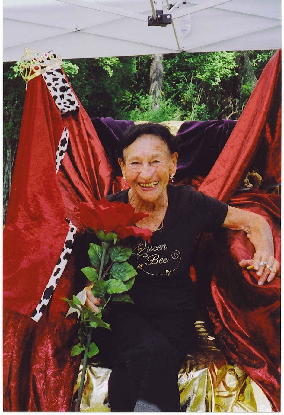 The Queen on her throne, age 90
